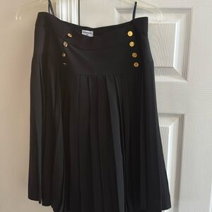 Vintage Chanel pleated skirt - black with gold hardware